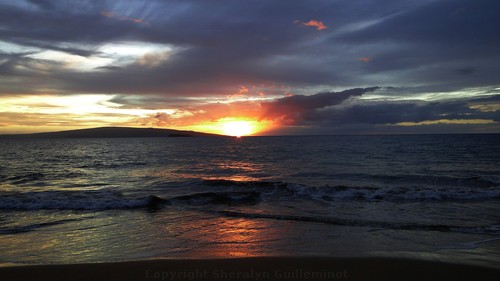 Maui sunset with a green flash